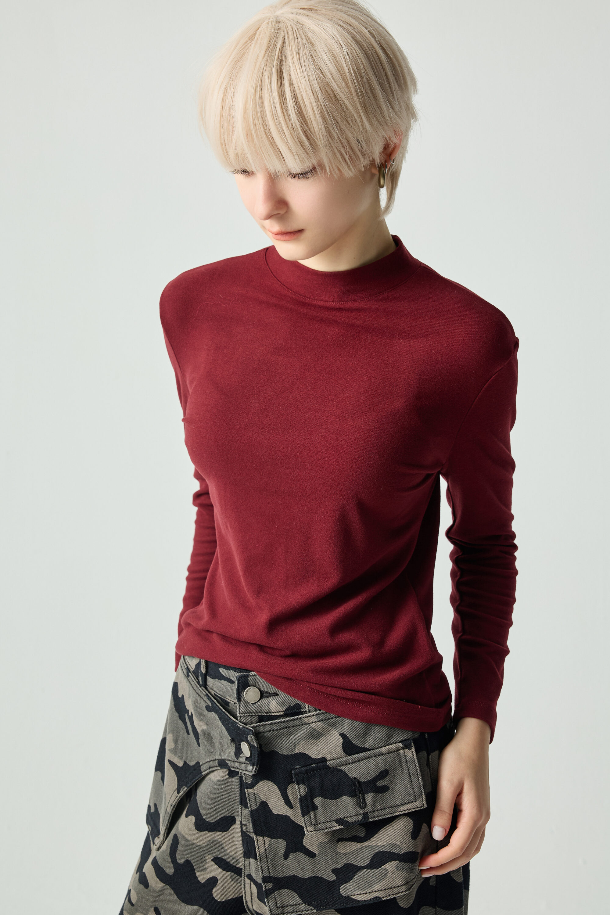 簡約日常小高領磨毛上衣 - 勃根地紅, F ▶一月份◀ 25AW|0101 • Lavender Ease|❤️週週新品 | New|上著 | Tops|五、七分袖 • 長袖上衣