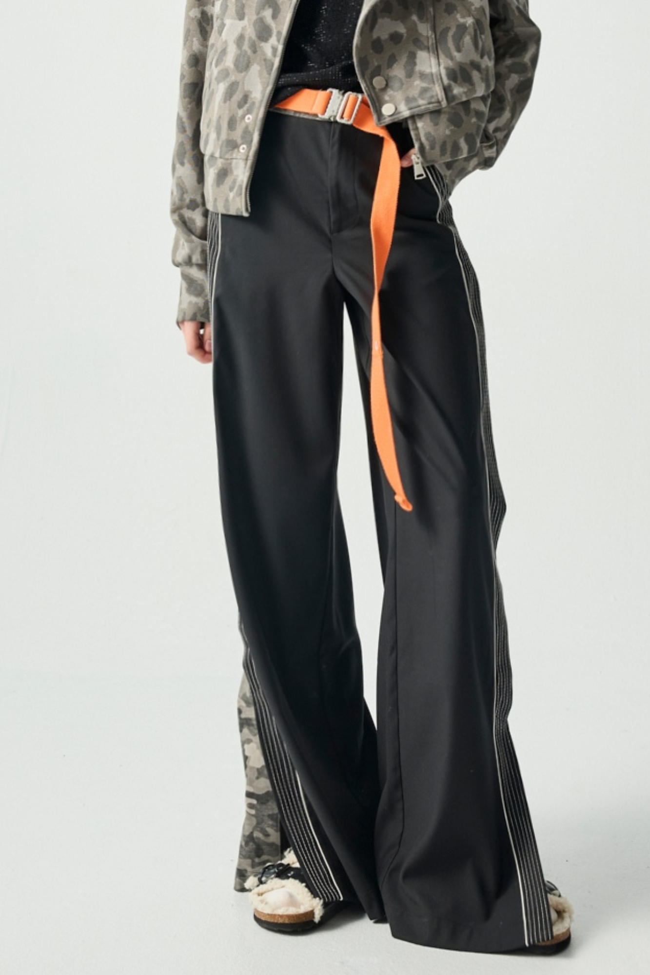 時尚剪接迷彩造型壓線寬褲 ❤️週週新品 | New|▶一月份◀ 25AW|0121 • Midnight Lilac|下著 | Bottoms|長褲 • 寬褲