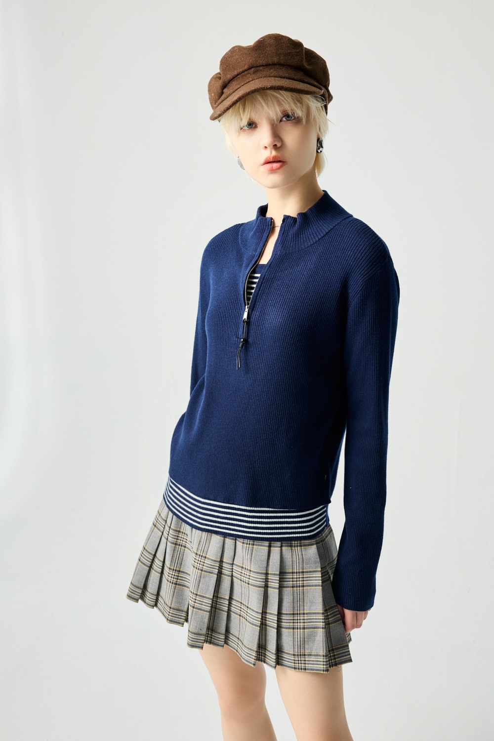 深邃眼眸假兩件半開襟上衣 - 深邃藏藍, 36 0128 • Red in Motion|❤️週週新品 | New|▶一月份◀ 25AW|上著 | Tops|五、七分袖 • 長袖上衣