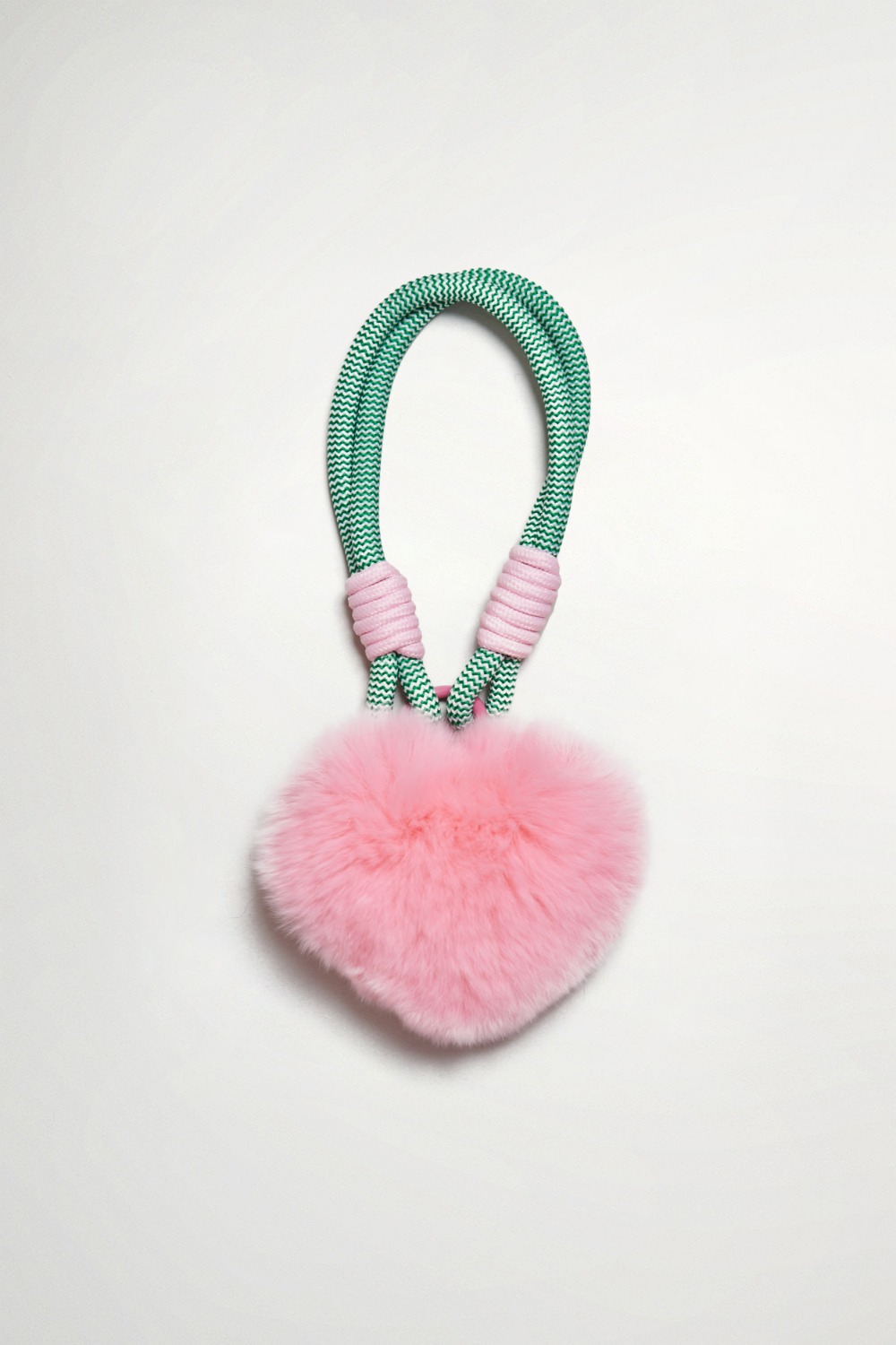 愛心毛絨吊飾 精品 | Accessories