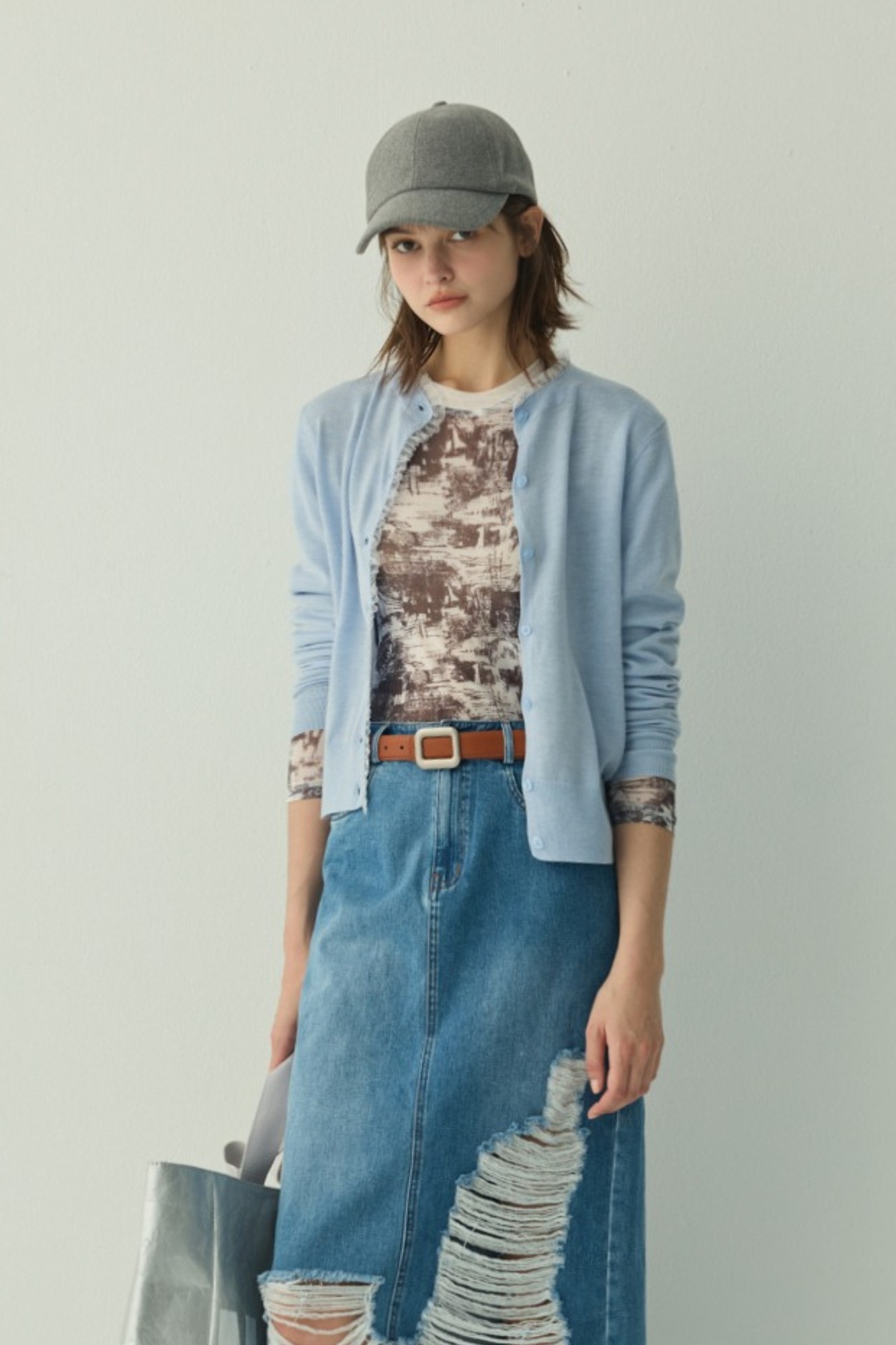酷藍光感荷葉邊針織外套 休閒 Casual|通勤 Workwear|❤️週週新品 | New|▶九月份◀ 25AW|0911 • Urban Elegance|上著 | Tops|五、七分袖 • 長袖上衣|針織 • 毛衣