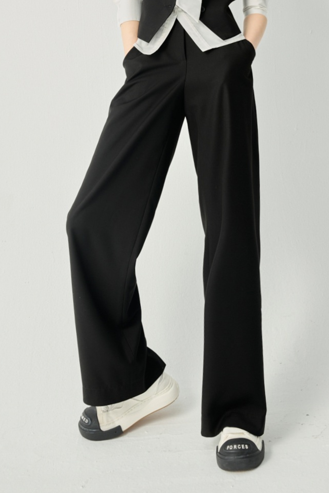 隨興慢調褲口開岔素面長褲 - 神祕純黑, 36 ❤️週週新品 | New|▶二月份◀ 26SS|0226 • City Lights|下著 | Bottoms|長褲 • 寬褲