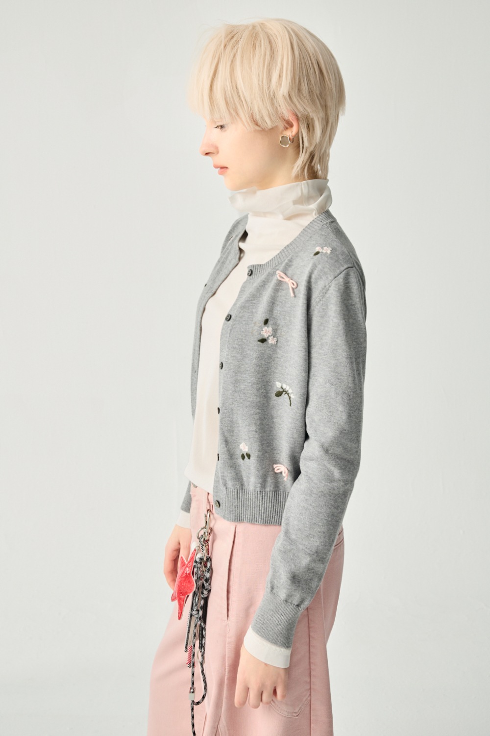 可愛必收小花花開襟外套 - 沉穩霧灰, 36 ❤️週週新品 | New|▶二月份◀ 26SS|0204 • Spring Overture|上著 | Tops|五、七分袖 • 長袖上衣|針織 • 毛衣|外衣 | Outwears|針織外套