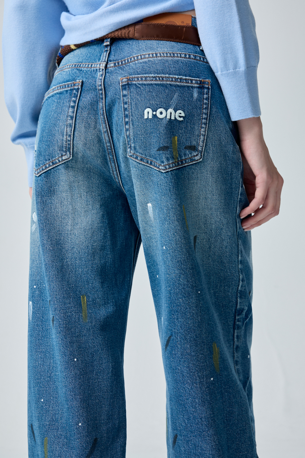 隨興噴漆藝術感牛仔寬褲 - 寧靜黛藍, 36 ❤️週週新品 | New|▶二月份◀ 26SS|0209 • Daily Rhythm|下著 | Bottoms|長褲 • 寬褲|牛仔丹寧