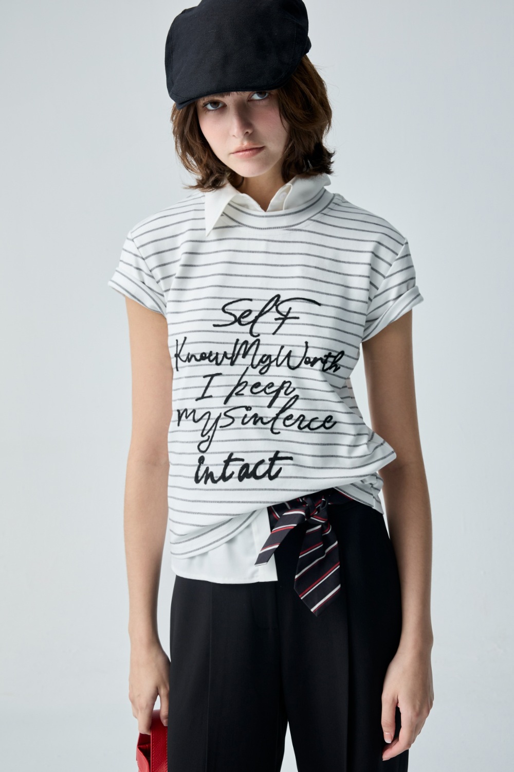 風中旅人英文繡花短袖上衣 - 無瑕純白, 36 0319 • Light & Lovely|❤️週週新品 | New|▶三月份◀ 26SS|上著 | Tops|無袖 • 短袖上衣|T-shirt