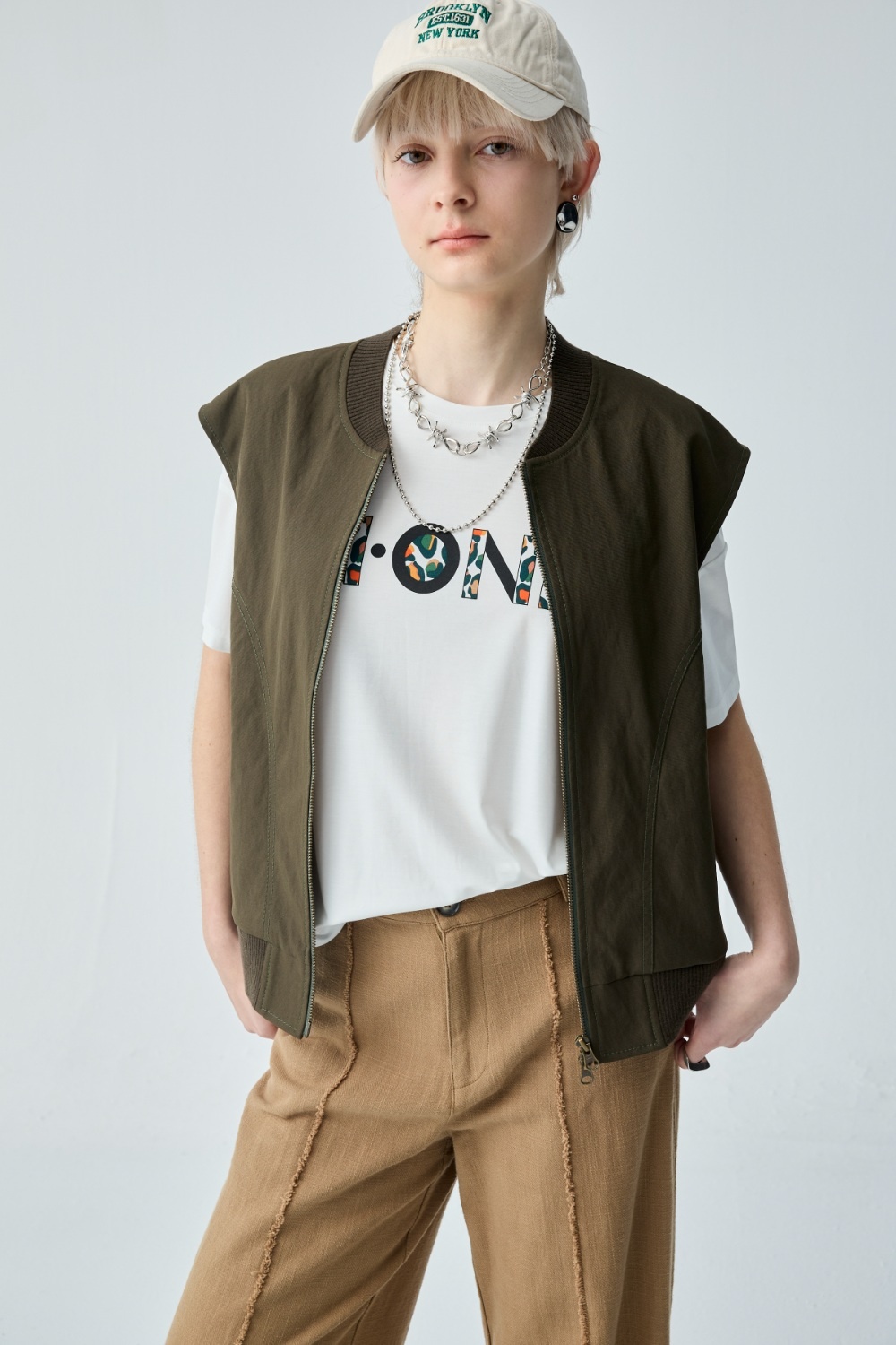 沉穩素面背心外套 ▶三月份◀ 26SS|0305 • Urban Jungle|❤️週週新品 | New|外衣 | Outwears|夾克 • 短外套|背心