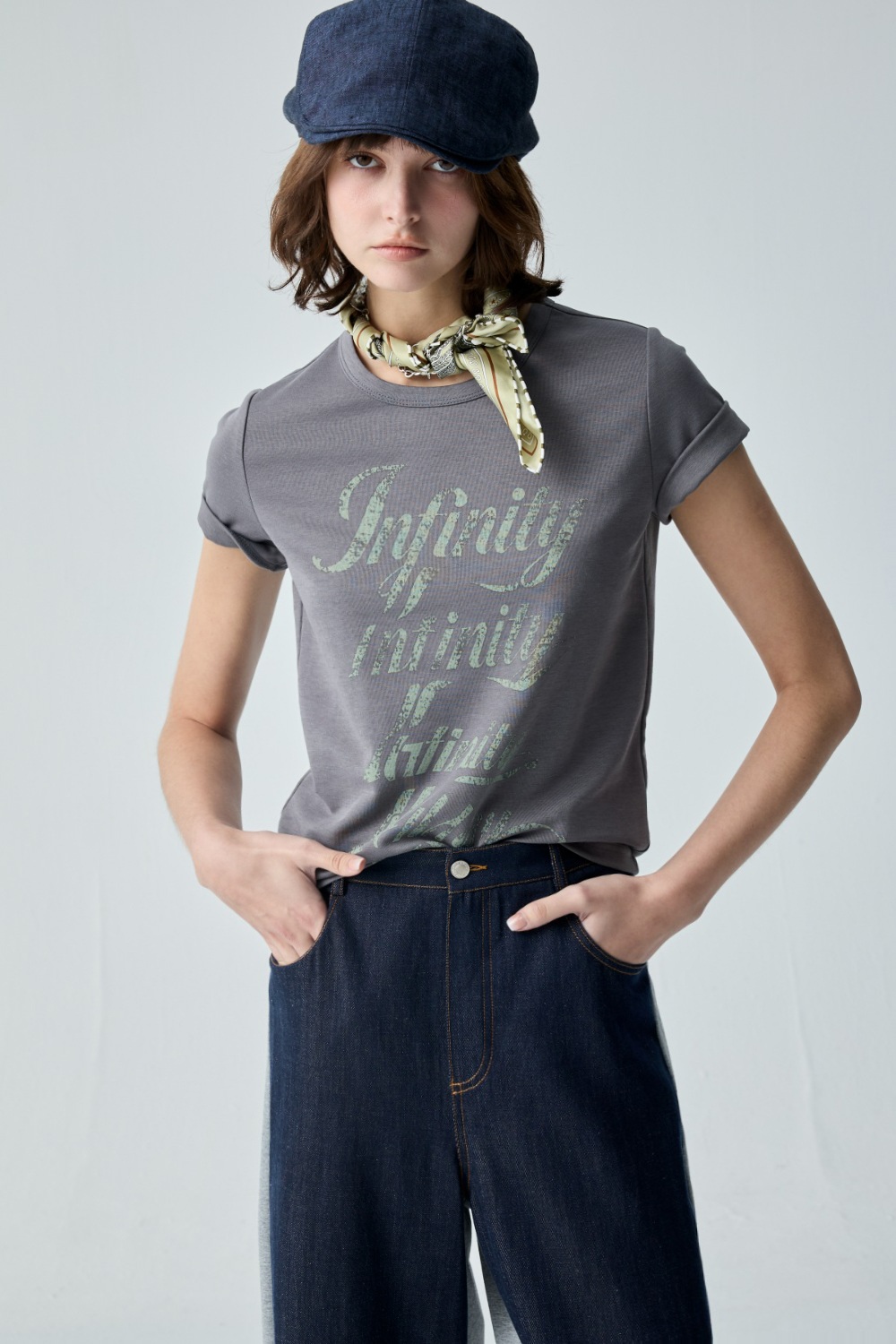 煙幕幻影印花圓領短袖上衣 - 沉穩霧灰, 36 ❤️週週新品 | New|▶三月份◀ 26SS|0326 • Sweet Moments|上著 | Tops|無袖 • 短袖上衣|T-shirt