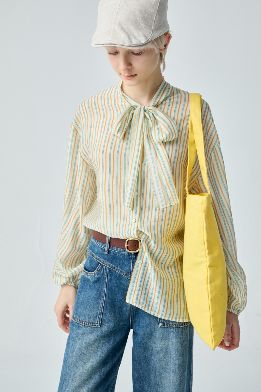 陽光親吻後開衩造型綁帶襯衫 ❤️週週新品 | New|▶四月份◀ 26SS|0409 • Daisy Days|上著 | Tops|五、七分袖 • 長袖上衣|襯衫