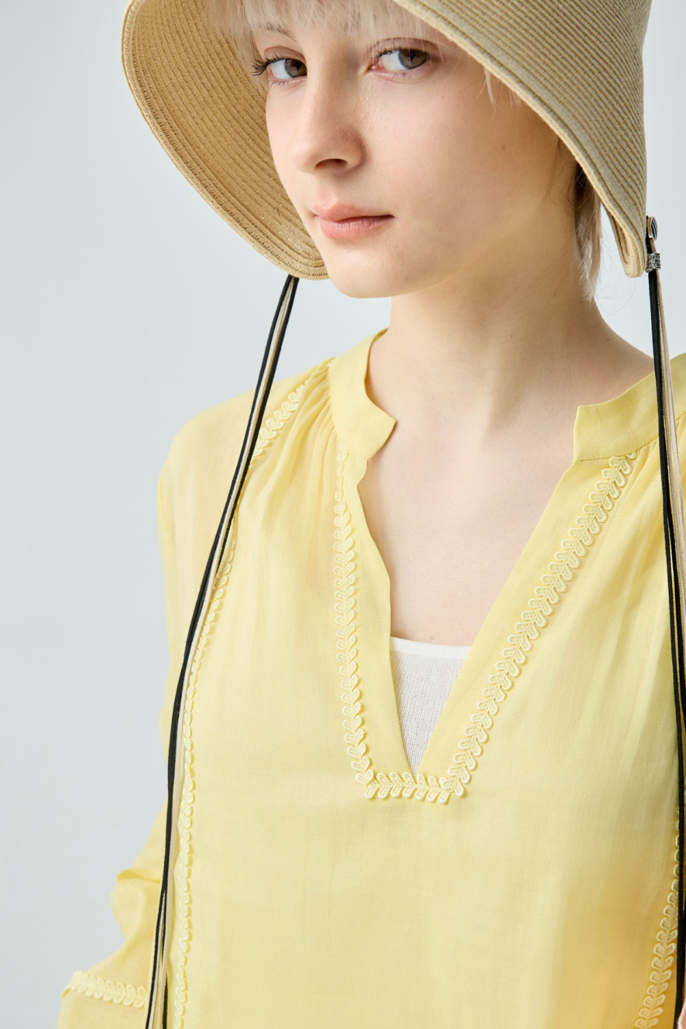 暖暖慵懶V領蕾絲長袖上衣 ❤️週週新品 | New|▶四月份◀ 26SS|0409 • Daisy Days|上著 | Tops|五、七分袖 • 長袖上衣