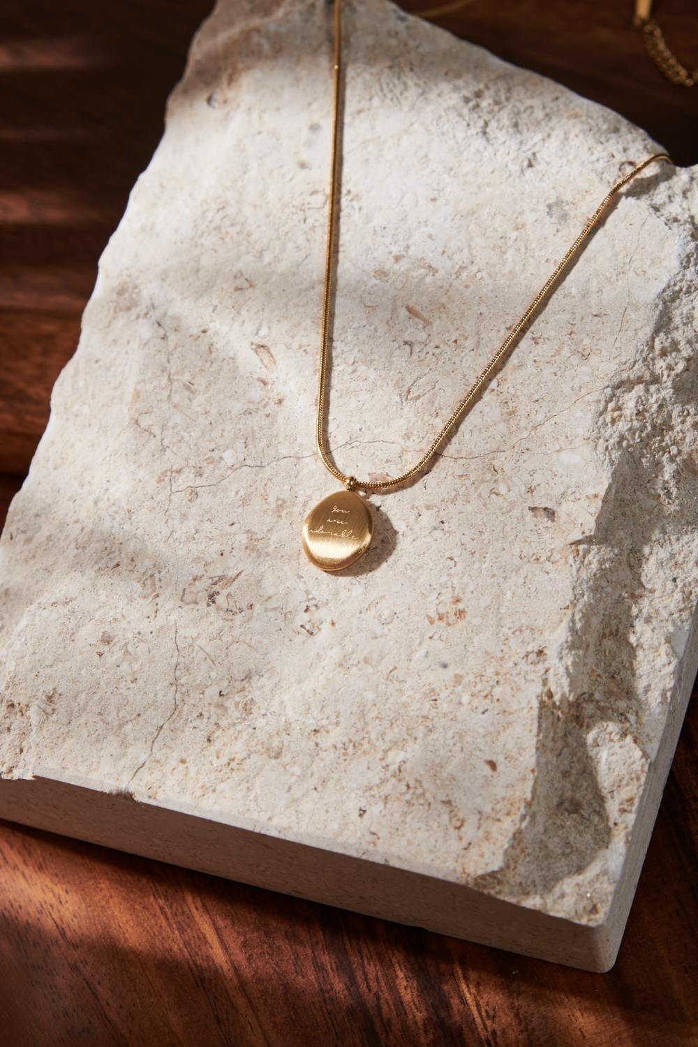 光影之間輕奢百搭英文字母項鍊 飾品|❤️週週新品 | New|▶四月份◀ 26SS|0409 • Daisy Days|精品 | Accessories