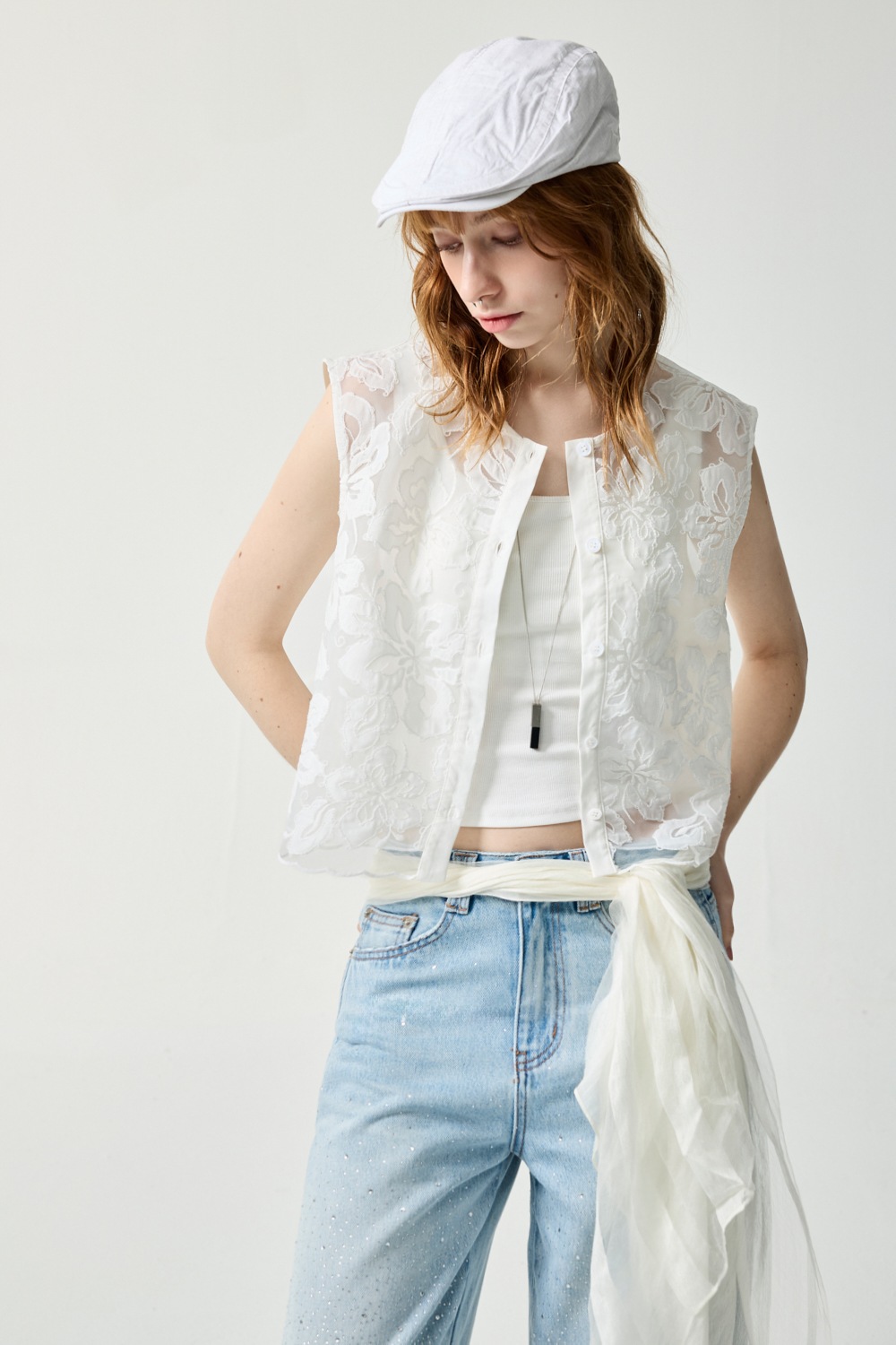 半醒迷霧精緻繡花背心上衣 - 無瑕純白, 38 ❤️週週新品 | New|▶四月份◀ 26SS|0423 • Quiet form|上著 | Tops|無袖 • 短袖上衣|背心 • 細肩帶|外衣 | Outwears|背心