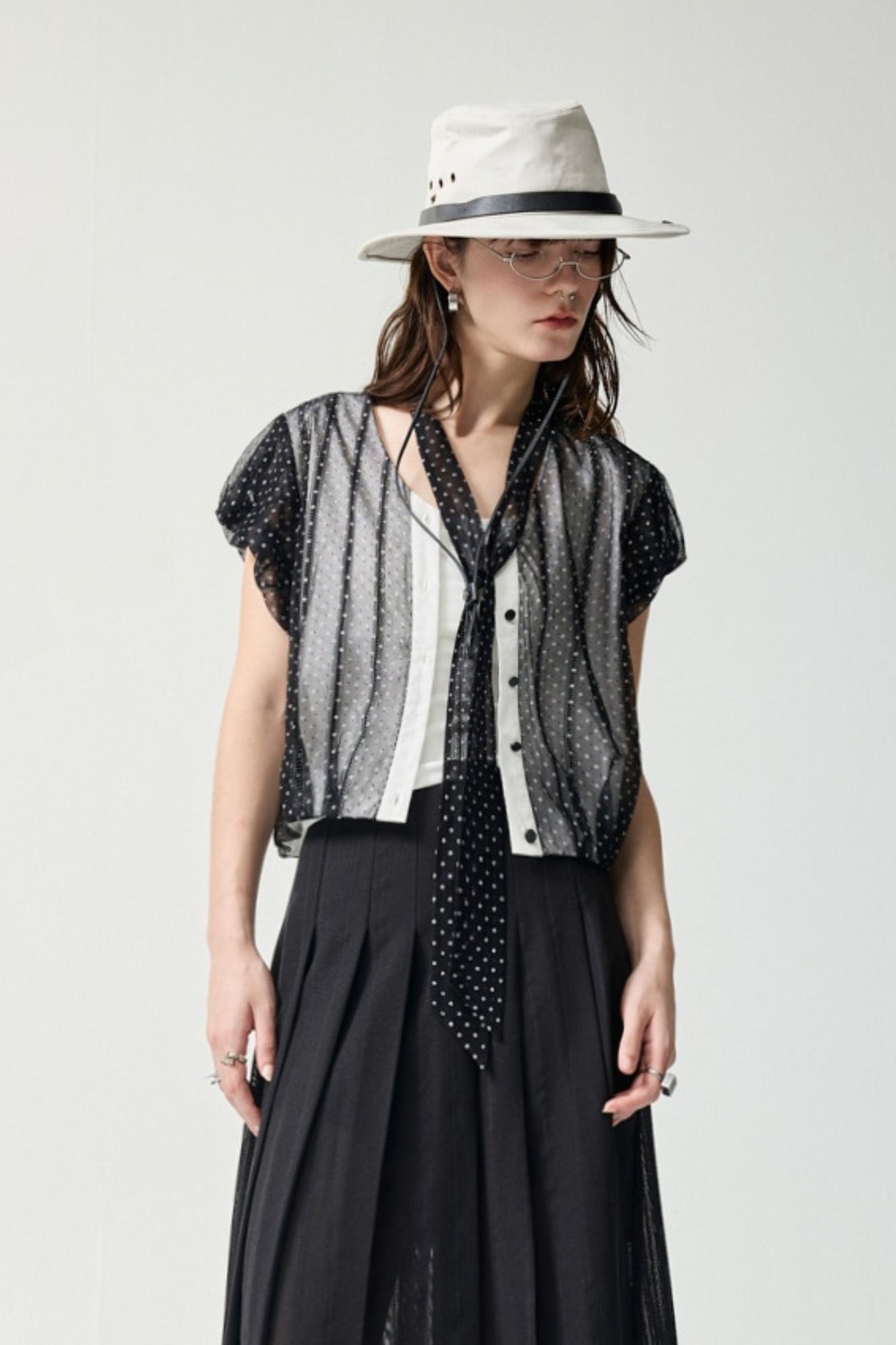 解構浪漫點點網紗拋袖上衣 - 神祕純黑, 36 ❤️週週新品 | New|▶四月份◀ 26SS|0423 • Quiet form|上著 | Tops|無袖 • 短袖上衣