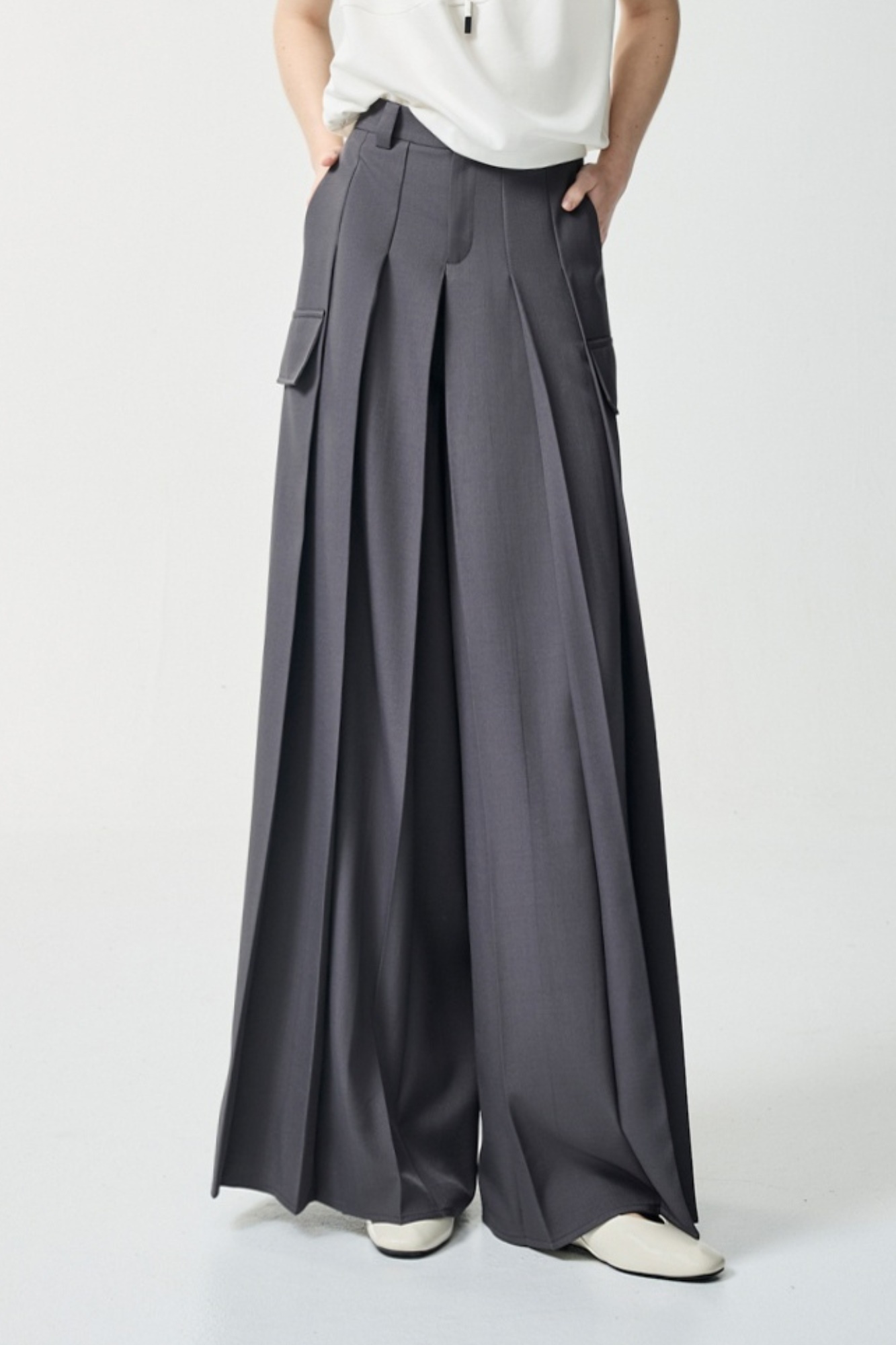 解構浪漫素面壓摺寬褲 - 沉穩霧灰, 36 ❤️週週新品 | New|▶四月份◀ 26SS|0423 • Quiet form|下著 | Bottoms|長褲 • 寬褲