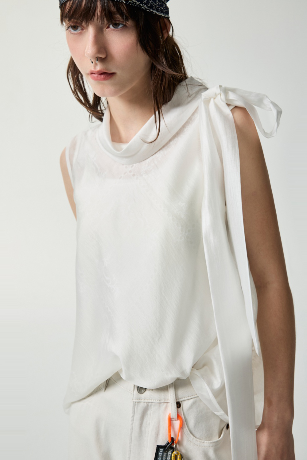 空白頁上跳舞蕾絲內裡微透上衣(含本布綁帶) - 無瑕純白, 36 0430 • Warm Light|❤️週週新品 | New|▶四月份◀ 26SS|上著 | Tops|無袖 • 短袖上衣