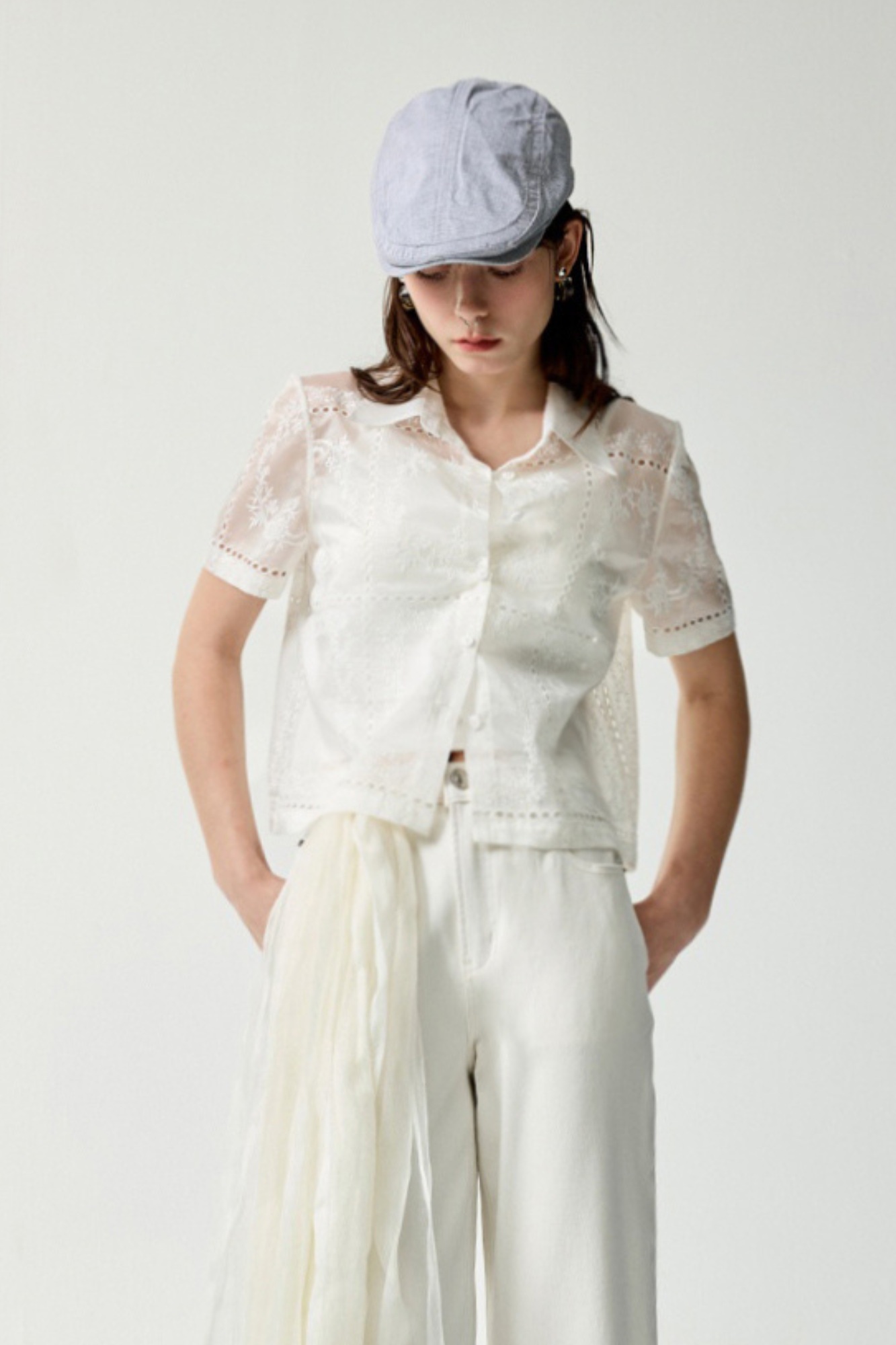 微風在唱歌蕾絲繡花短袖襯衫 - 無瑕純白, 36 0430 • Warm Light|❤️週週新品 | New|▶四月份◀ 26SS|上著 | Tops|無袖 • 短袖上衣|蕾絲