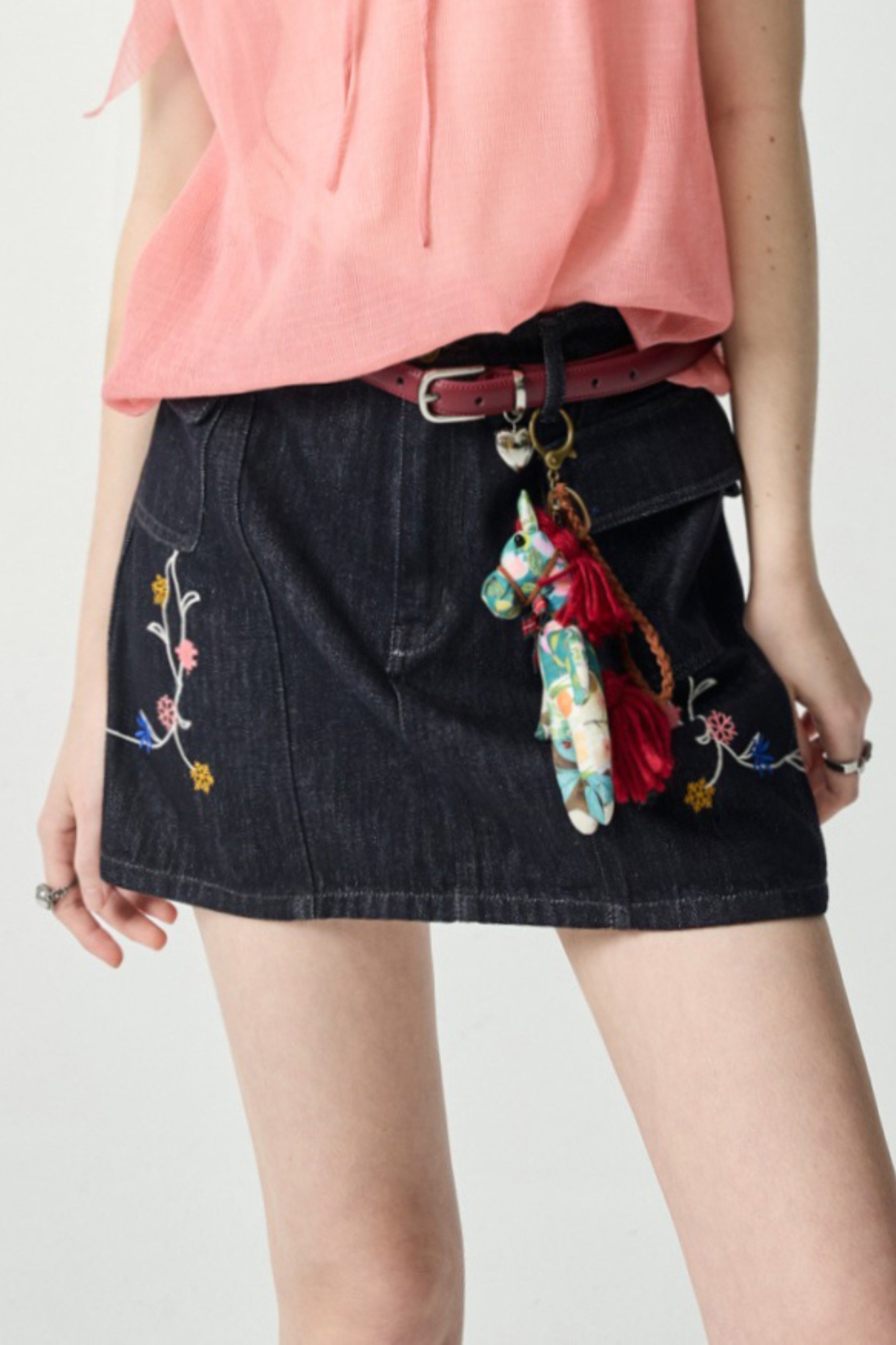 森林裡的嘉年華繡花剪接牛仔短裙 - 深邃藏藍, 36 0430 • Warm Light|❤️週週新品 | New|▶四月份◀ 26SS|下著 | Bottoms|短褲 • 褲裙|牛仔丹寧
