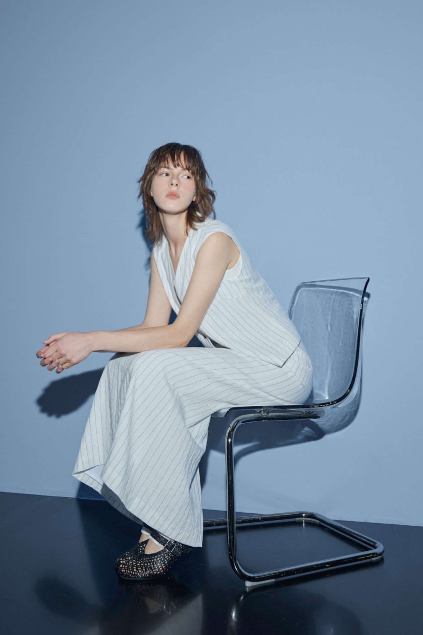 曜日微風細條開襟V領背心外套 - 無瑕純白, 36 ▶六月份◀ 26SS|0604 • Smart Safari|❤️週週新品 | New|上著 | Tops|背心 • 細肩帶|外衣 | Outwears|夾克 • 短外套|西裝外套|背心