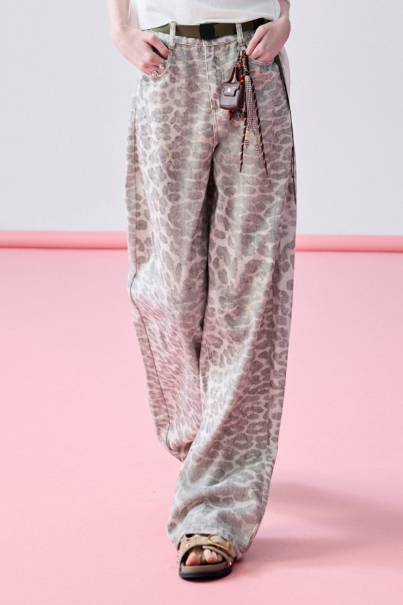 豹紋水洗刷色寬褲 - 沉穩霧灰, 36 ❤️週週新品 | New|▶七月份◀ 26SS|0723 • Refined Mood|下著 | Bottoms|長褲 • 寬褲|牛仔丹寧