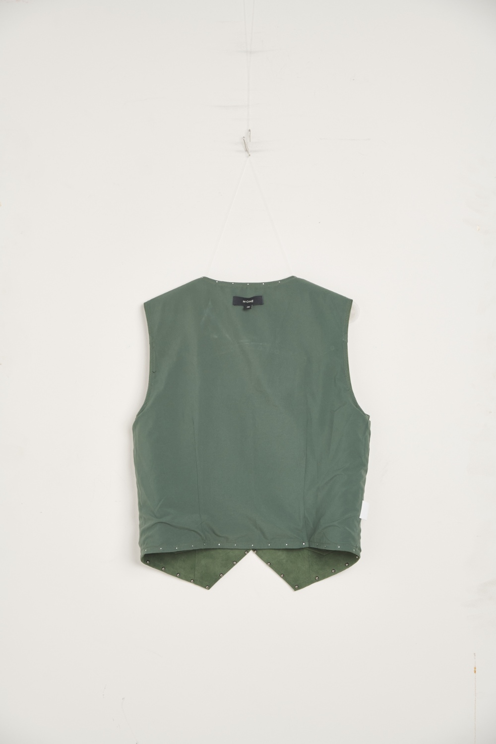 NONE_0831_0844