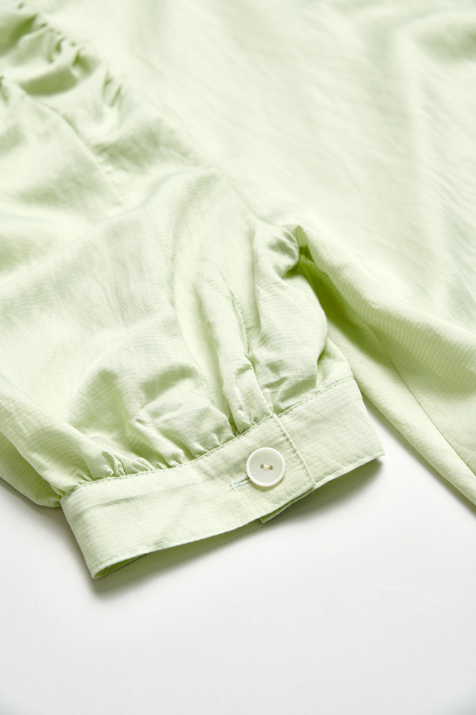 浪漫細緻紋路感澎袖上衣7