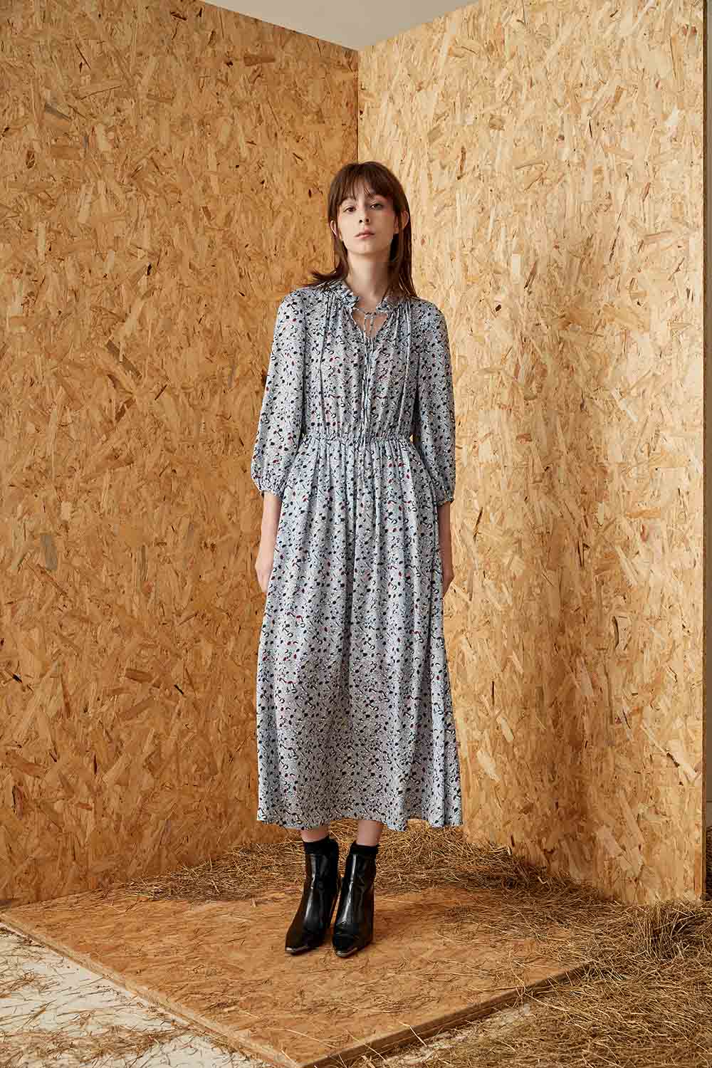 花裡探索滿版花卉領口繫帶收腰洋裝 ❤️週週新品 | New|洋裝 | Dresses|長洋裝|短洋裝