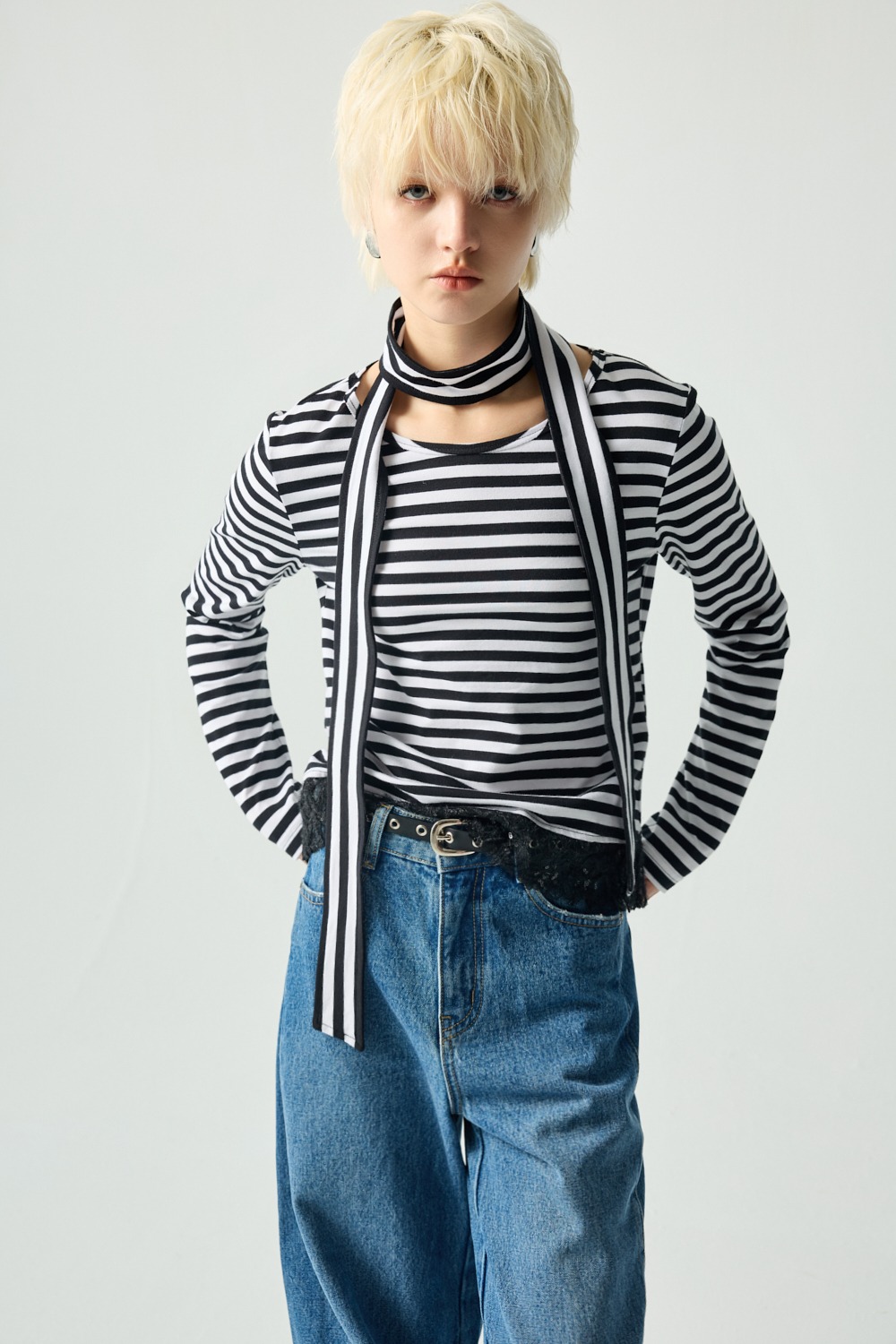 飄逸精緻拼接蕾絲長版上衣 ( 含活動綁帶 ) - 黑白條紋, 36 全館商品|🔥月排行榜 | Hot Item|❤️週週新品 | New|▶十一月份◀ 25AW|1127 • Dark Elegance|洋裝 | Dresses|短洋裝