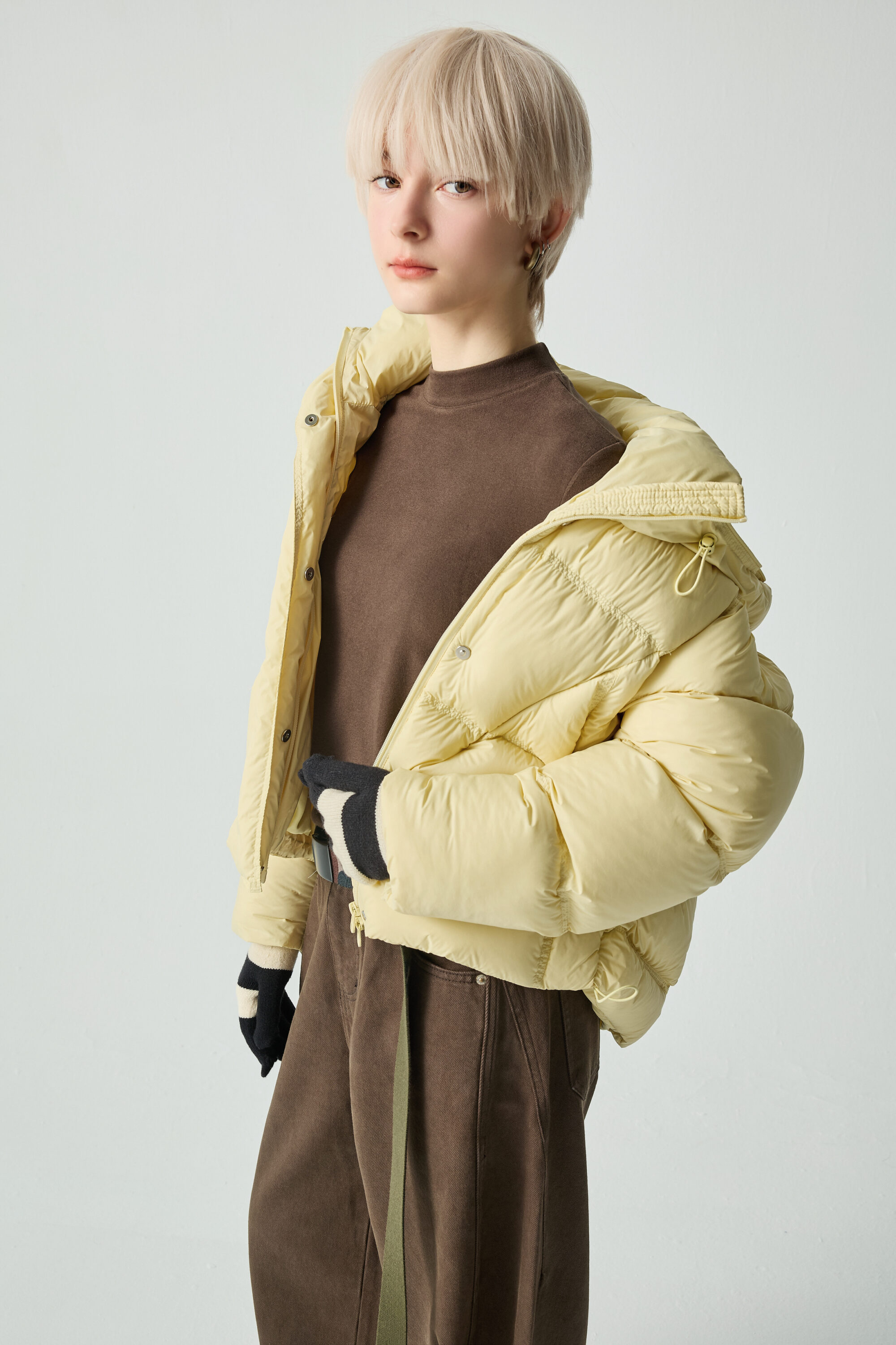 晨光嫩黃前剪接壓線連帽羽絨外套 - 金闕黄沉沉, 36 ❤️週週新品 | New|▶十二月份◀ 25AW|1225 • Still Green|外衣 | Outwears|夾克 • 短外套