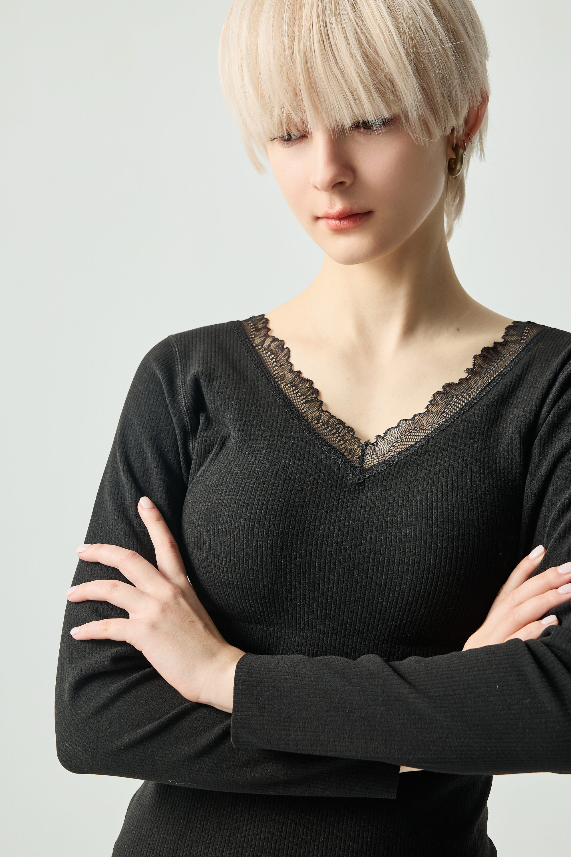 蕾絲內搭Bra top - 神祕純黑, 36 ❤️週週新品 | New|▶十二月份◀ 25AW|1211 • Dark Bloom|上著 | Tops|五、七分袖 • 長袖上衣|針織 • 毛衣|蕾絲