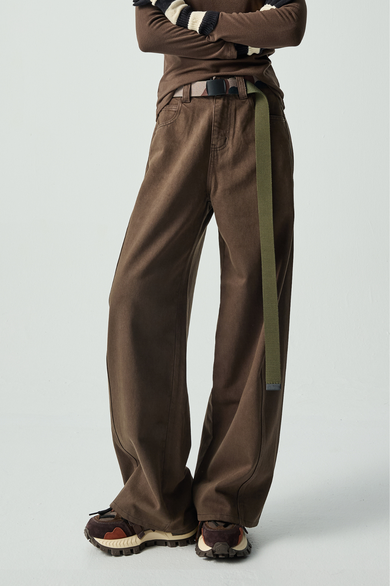 森夜墨色素面剪接造型長褲 - 霧柔墨綠, 36 ❤️週週新品 | New|▶十二月份◀ 25AW|1225 • Still Green|下著 | Bottoms|長褲 • 寬褲|牛仔丹寧